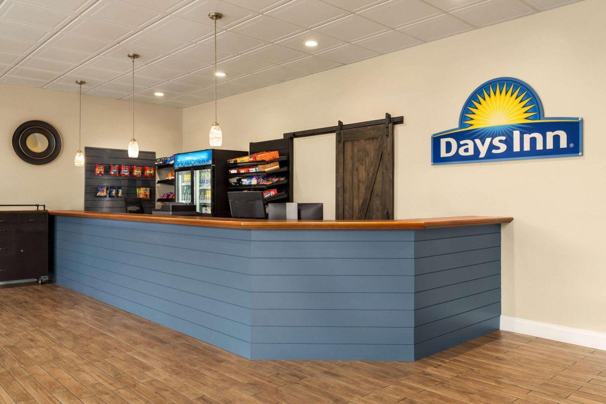 Days Inn & Suites By Wyndham Lancaster Amish Country Mountville Exterior foto
